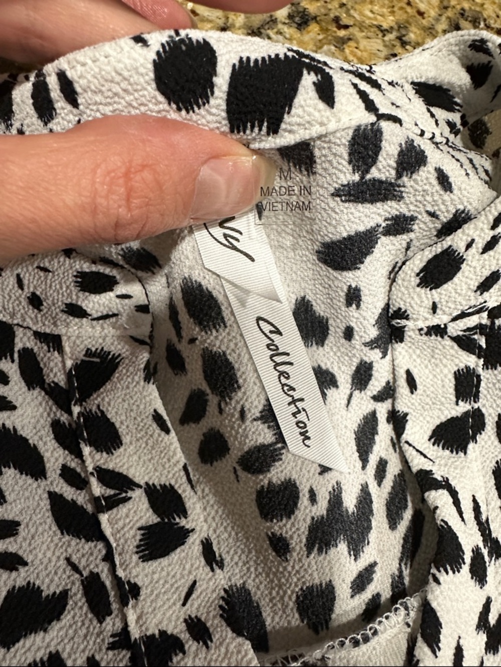 NY Collection Black & White Speckled V-Neck Blouse - Picture 9 of 9